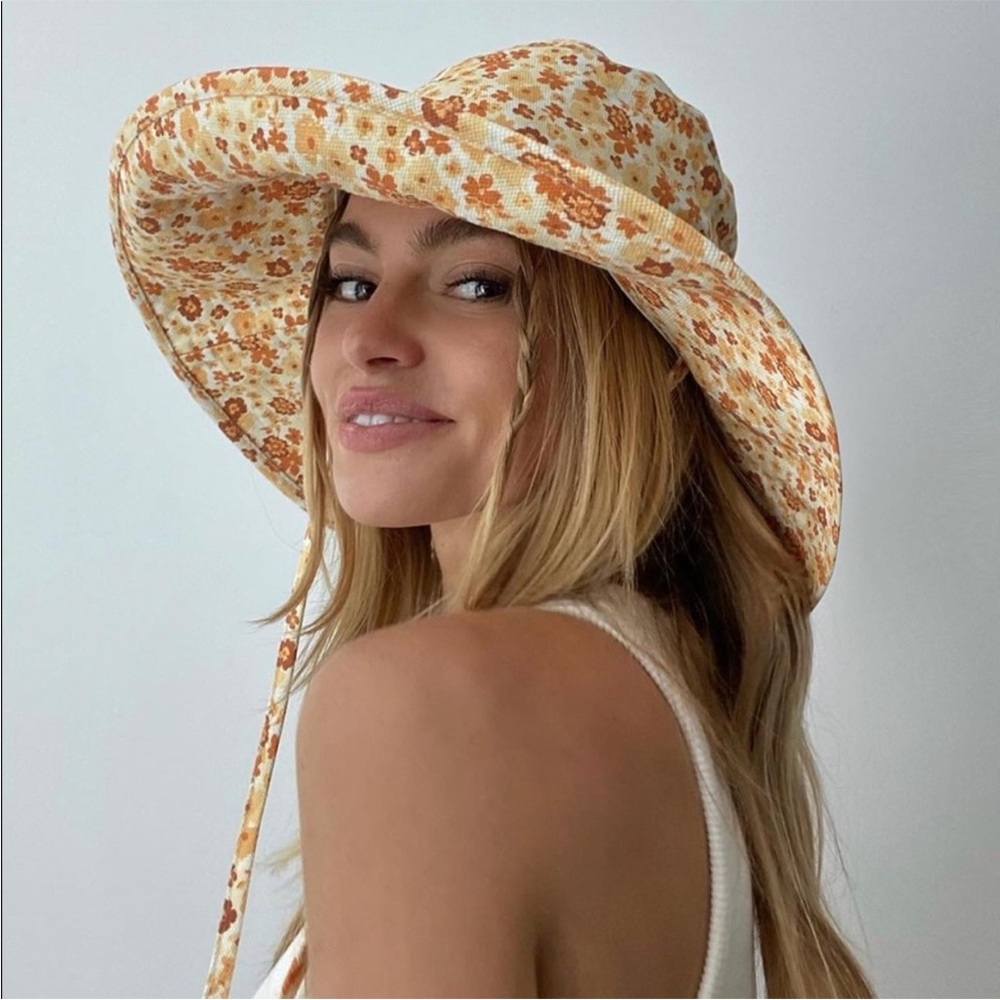 LACK OF COLOR holiday bucket hat cotton floral peach bloom 58 cm UPF 50 NEW TAGS - Picture 5 of 16